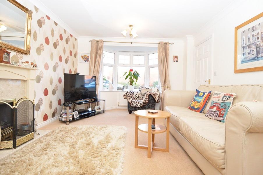 Richardson Way, Rugeley 4 bed detached house £340,000