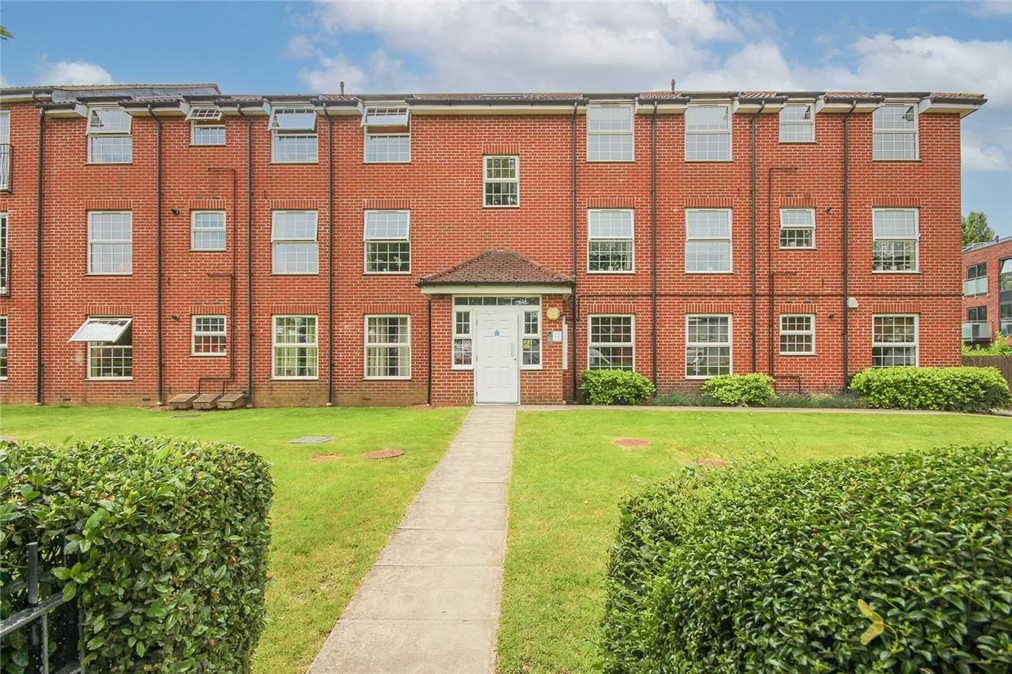 Bridge Court, Welwyn Garden City, AL7 2 bed apartment £1,300 pcm (£