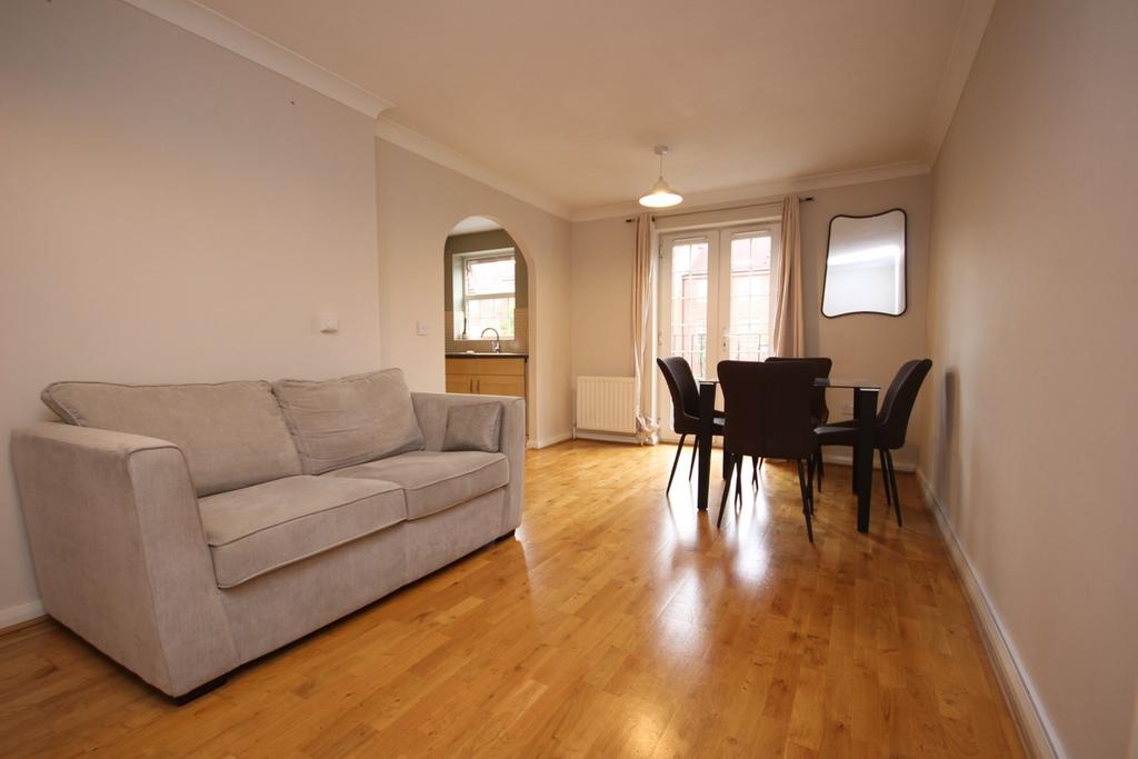 Bridge Court, Welwyn Garden City, AL7 2 bed apartment £1,300 pcm (£