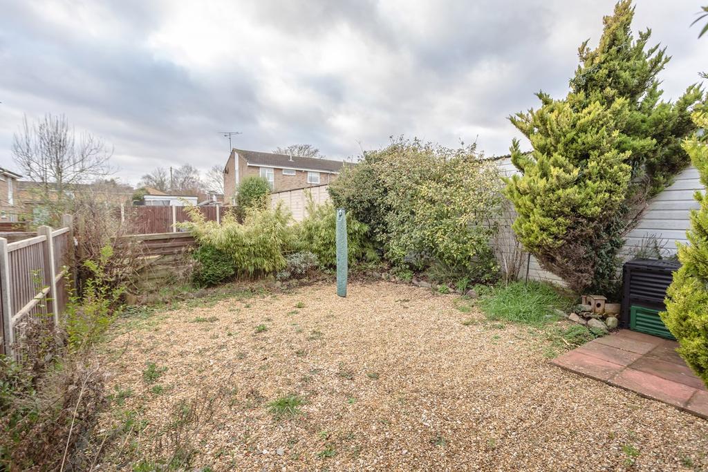 Halsey Drive, Hitchin, SG4 2 bed £235,000
