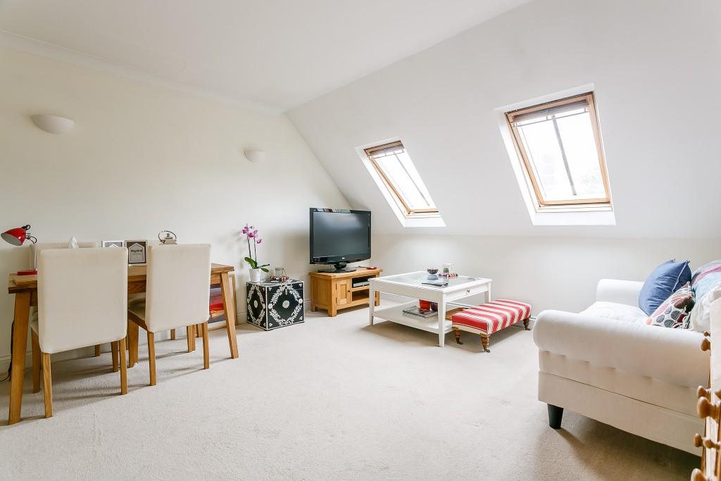 Roberts Lodge, Portland Road, KingstonUponThames, KT1 1 bed apartment