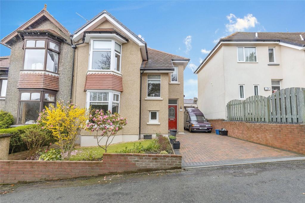 Earls Road, Whitehaven, Cumbria, CA28 3 bed semidetached house £180,000