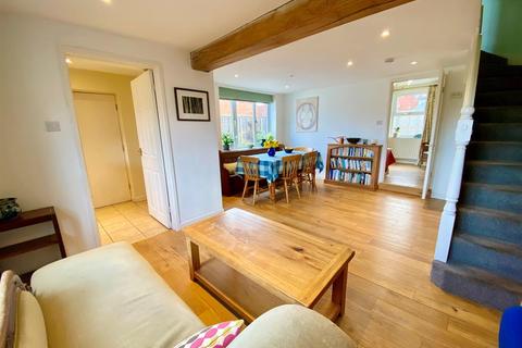 7 Lower Berrycroft, Berkeley, GL13 9AE