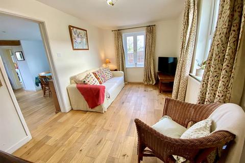 7 Lower Berrycroft, Berkeley, GL13 9AE