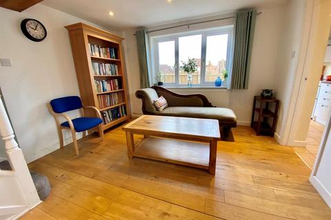 7 Lower Berrycroft, Berkeley, GL13 9AE