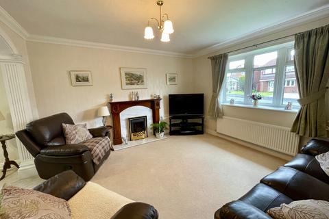 32 Captain Lees Gardens, Westhoughton, Bolton, BL5 3YF