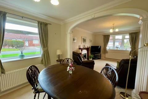 32 Captain Lees Gardens, Westhoughton, Bolton, BL5 3YF