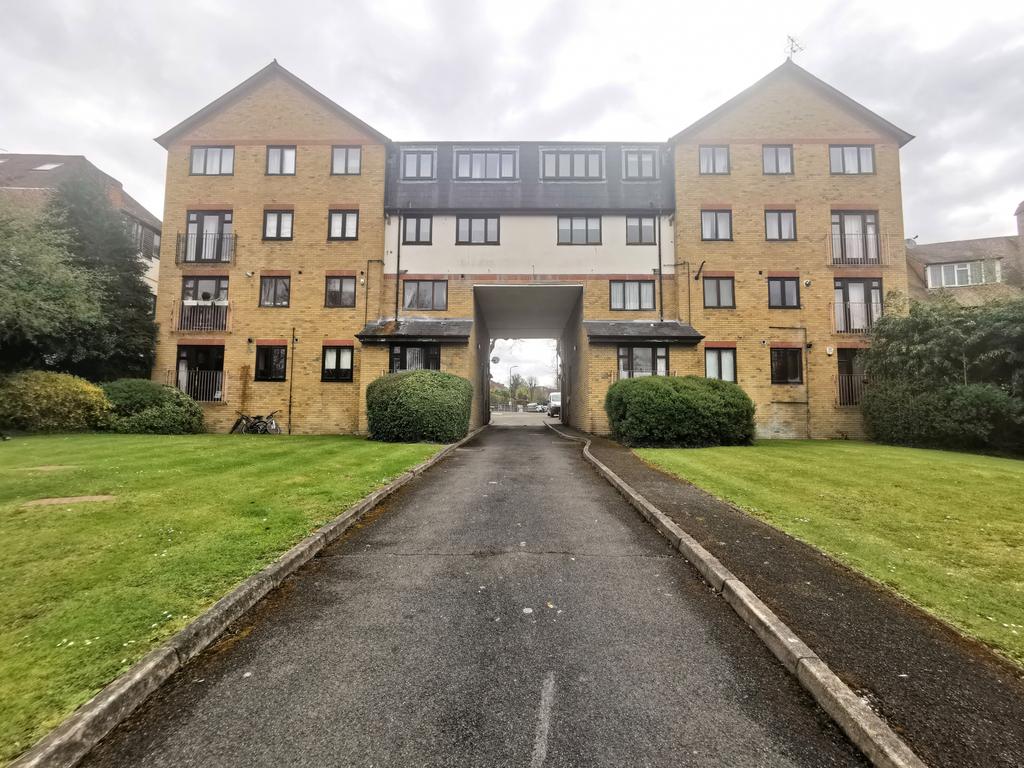 2 Bed 2 Bath Flat