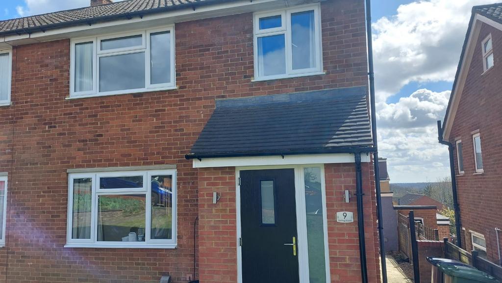 Well presented 3 bedroom semi detached house