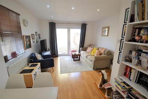 37 Bowden Close, Feltham, TW14 8SE