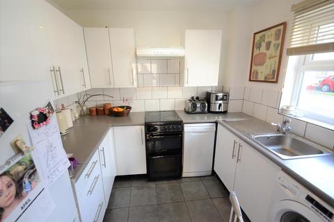 37 Bowden Close, Feltham, TW14 8SE