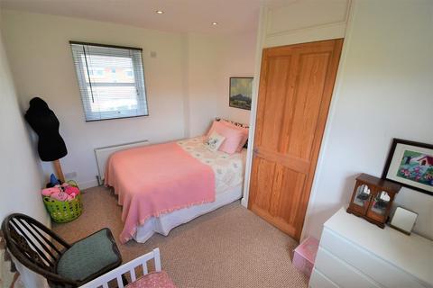 37 Bowden Close, Feltham, TW14 8SE