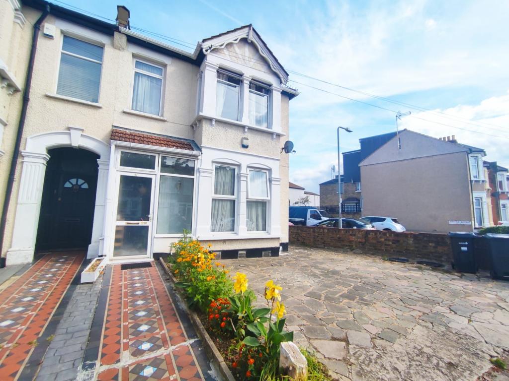 Wanstead Park Road, Ilford House share £550 pcm (£127 pw)
