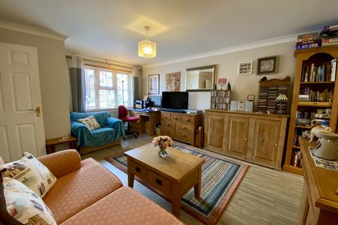 4 Cabot Close, Eastbourne, BN23 6RT