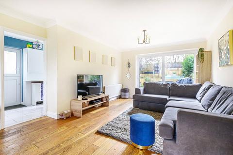 12 Burnt Common Close, Ripley, Woking, GU23 6HH