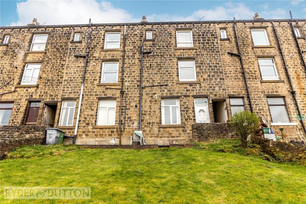Manchester Road, Linthwaite, Huddersfield, West Yorkshire, HD7 2 bed terraced house £80,000