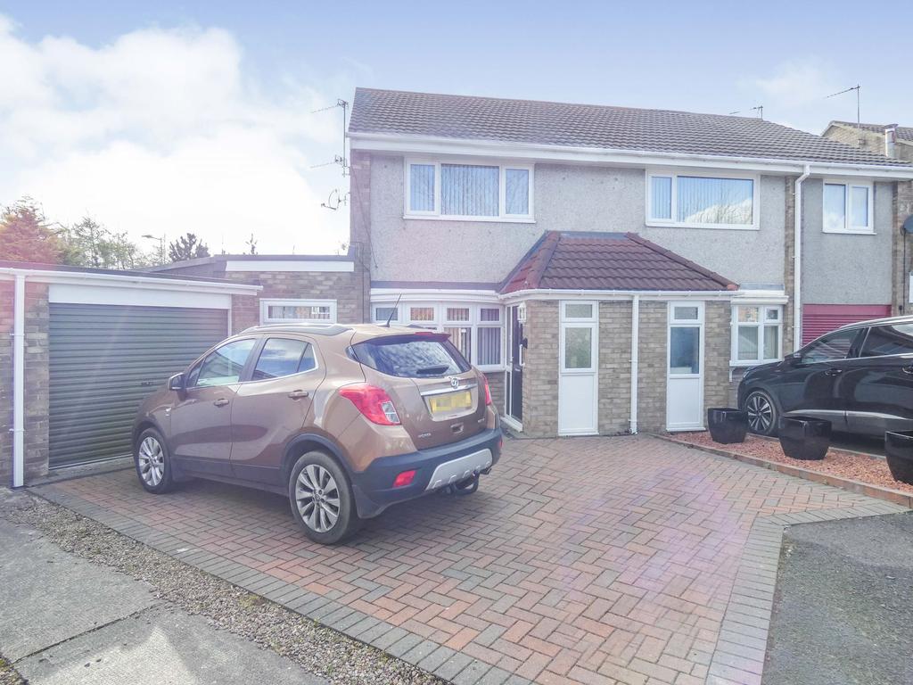Burnside, Ashington, Northumberland... 2 bed semidetached house £129,950