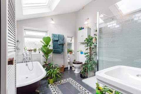 85 Lynton Road, London, SE1 5QT