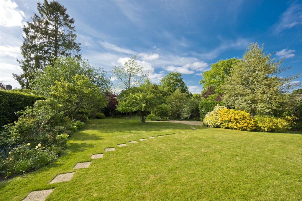 Great Austins, Farnham, Surrey, GU9 4 bed detached house £1,750,000