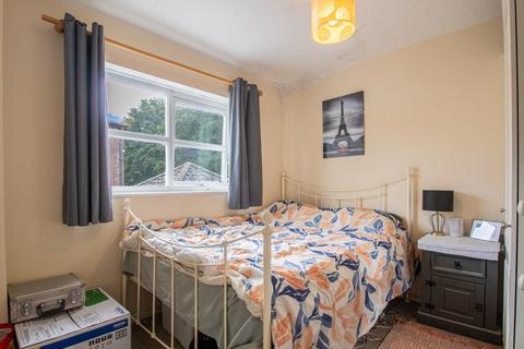 3 bedroom terraced house to rent, Headley Close, Alresford, Hampshire, SO24