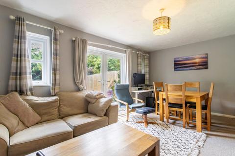 3 bedroom terraced house to rent, Headley Close, Alresford, Hampshire, SO24