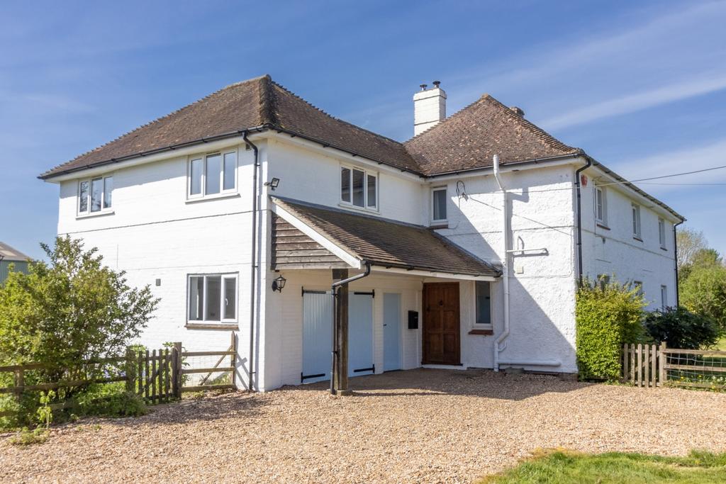 Hattingley, Medstead 5 bed farm house to rent £4,500 pcm (£1,038 pw)