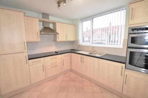 2 bedroom flat to rent, Moor Royal Court, South Street, Cottingham, HU16