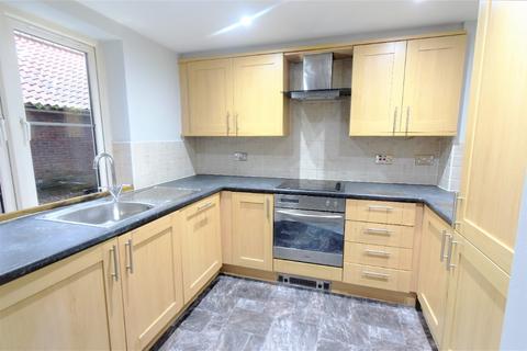 2 bedroom flat to rent, Thwaite Street, Cottingham, HU16