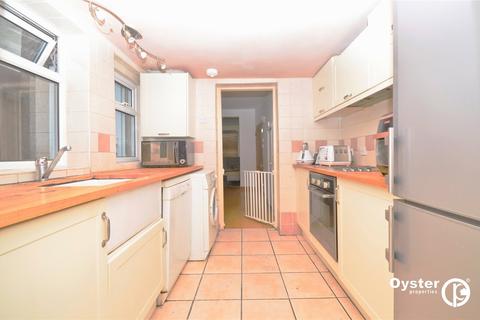 8 Brunswick Crescent, London, N11 1EB