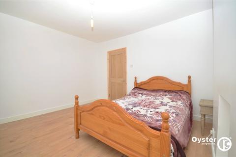 8 Brunswick Crescent, London, N11 1EB