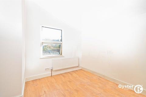 8 Brunswick Crescent, London, N11 1EB