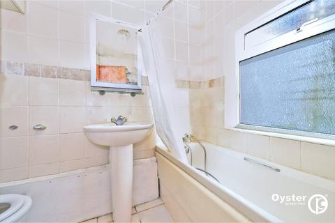 8 Brunswick Crescent, London, N11 1EB