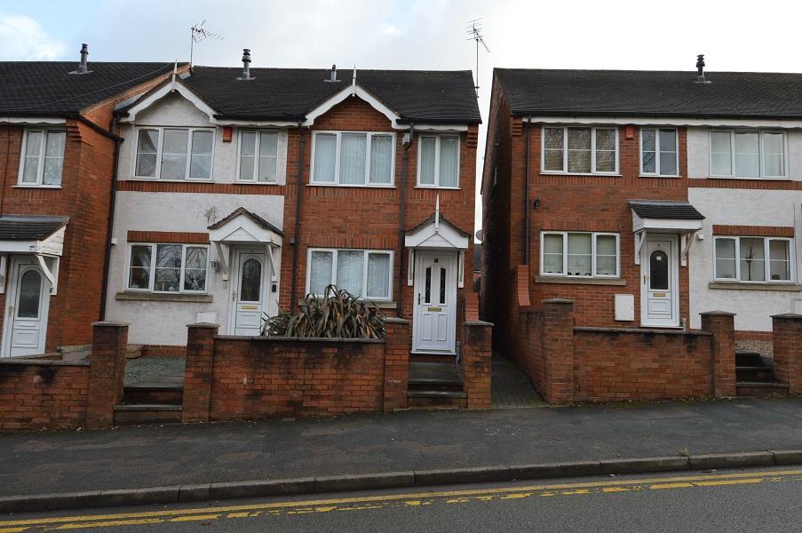 St. Pauls Road, Rugeley 2 bed terraced house £140,000
