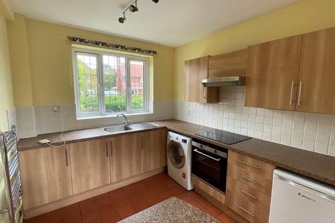 5 bedroom semi-detached house to rent, George Borrow Road, Norwich