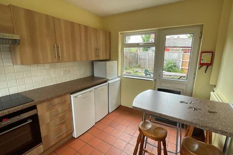 5 bedroom semi-detached house to rent, George Borrow Road, Norwich