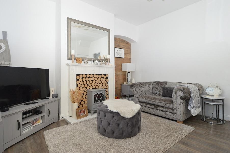 Park View Terrace, Rugeley 3 bed semidetached house £160,000