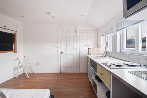 1 bedroom in a house share to rent, Junction Road, London N19