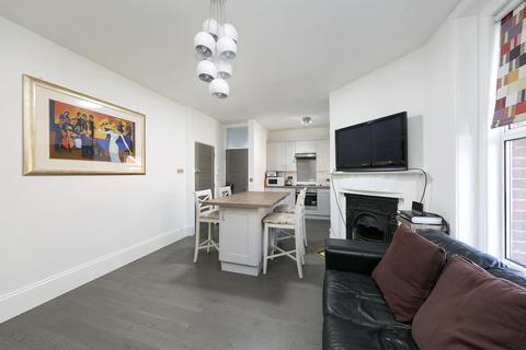 2 bedroom apartment for sale - Heath Road, Twickenham, UK, TW1