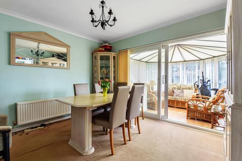 2 Grenville Way, Thame, OX9 3YP