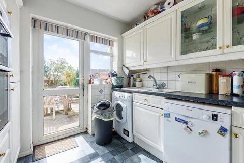 2 Grenville Way, Thame, OX9 3YP