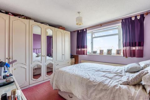 2 Grenville Way, Thame, OX9 3YP