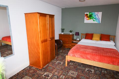 1 bedroom in a house share to rent, 65 Monks Road, Lincoln, Lincolnshire, LN2 5HP