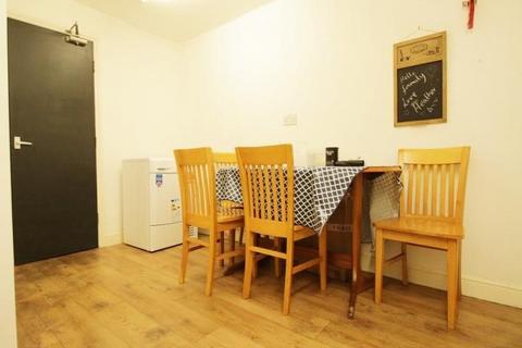 1 bedroom in a house share to rent, 65 Monks Road, Lincoln, Lincolnshire, LN2 5HP