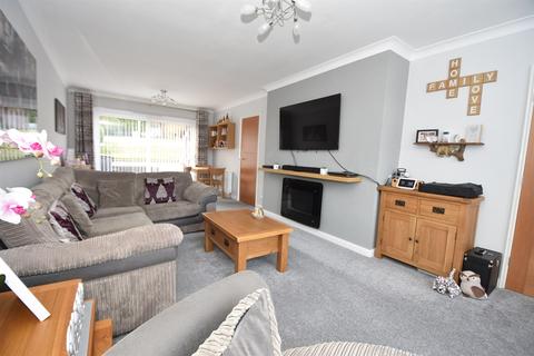 3 bedroom semi-detached house for sale - Woodbank Drive, Wollaton, NG8 2QU