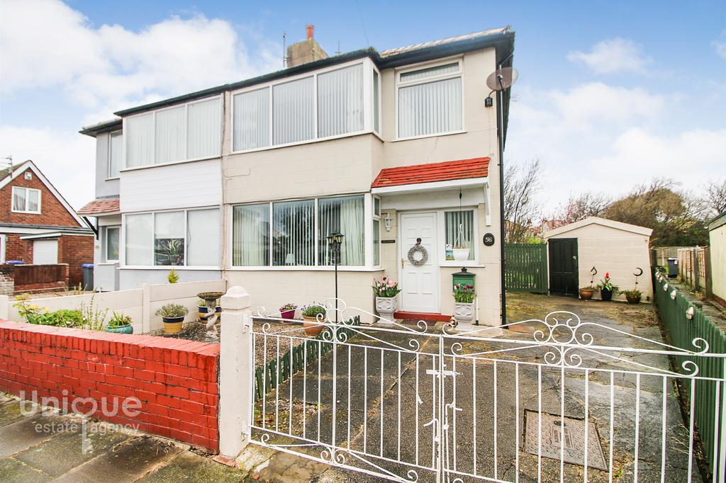 Rookwood Avenue, ThorntonCleveleys, FY5 3 bed semidetached house £