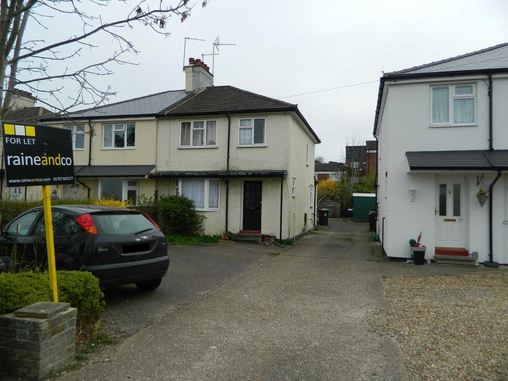 Cranborne Road, Potters Bar 3 bed semidetached house £1,560 pcm (£