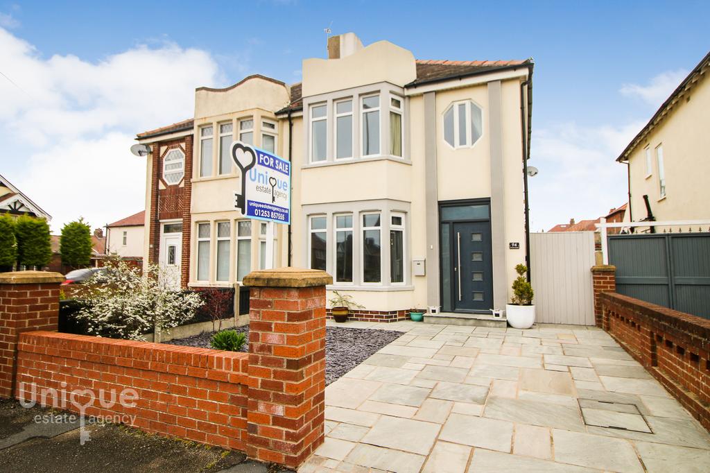 Knowle Avenue, Bispham, Blackpool, FY2 3 bed semidetached house £229,950