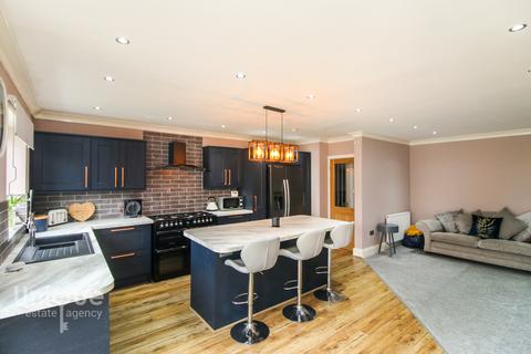 94 Knowle Avenue, Blackpool, FY2 9UU