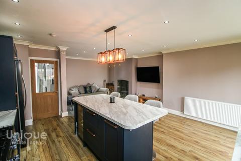94 Knowle Avenue, Blackpool, FY2 9UU