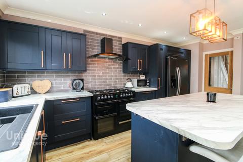 94 Knowle Avenue, Blackpool, FY2 9UU